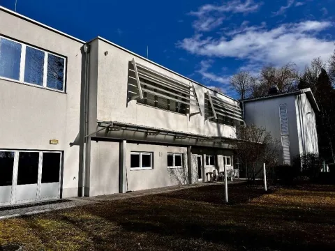 Gebäude, Halle in Lambach