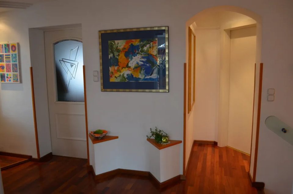 Repräsentatives Wohnhaus mit Geschäftsbereich und angrenzenden Veranstaltungsräumen, Bild 108 von 232