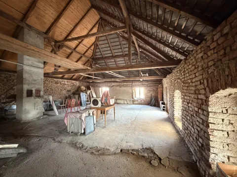 Dachgeschoss Raumtiefe, Wohn- und Geschäftshaus in Steinhaus